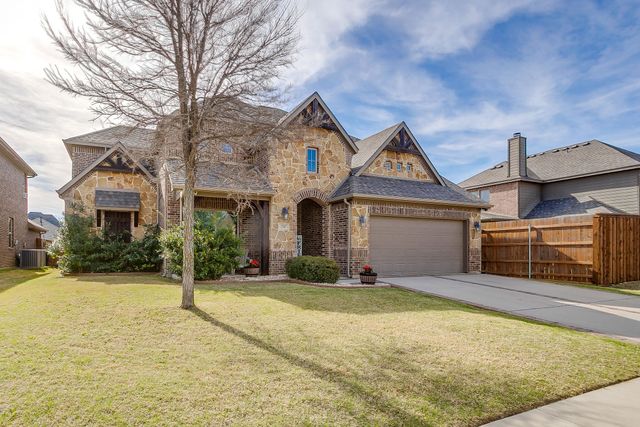 2747 Elmwood Drive, Burleson, TX 76028