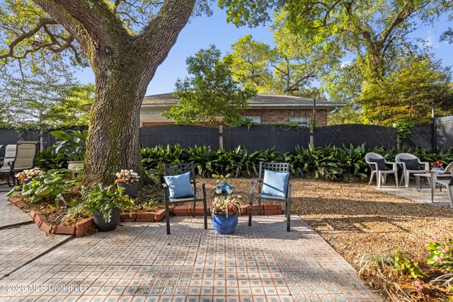 1560 E Second Street, Pass Christian, MS 39571