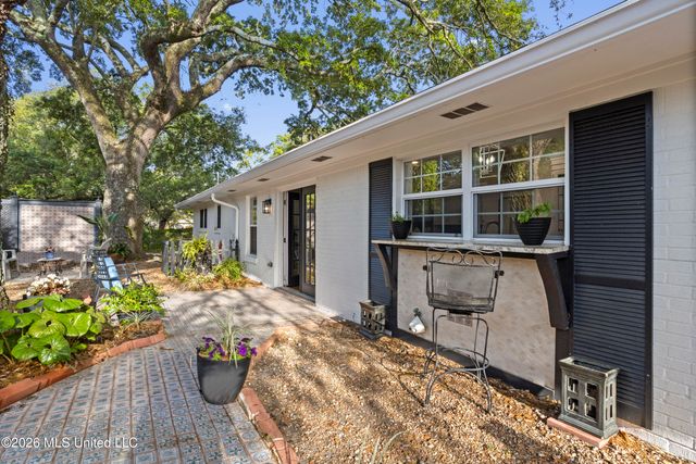1560 E Second Street, Pass Christian, MS 39571