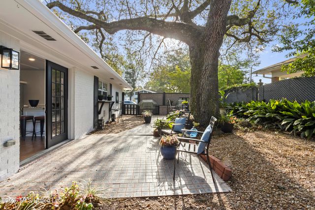 1560 E Second Street, Pass Christian, MS 39571