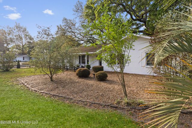 1560 E Second Street, Pass Christian, MS 39571