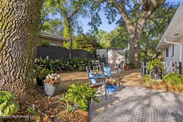 1560 E Second Street, Pass Christian, MS 39571
