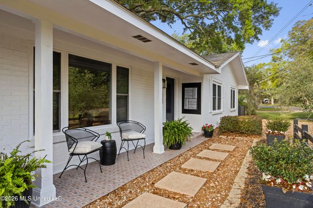 1560 E Second Street, Pass Christian, MS 39571