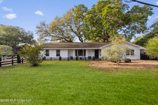1560 E Second Street, Pass Christian, MS 39571