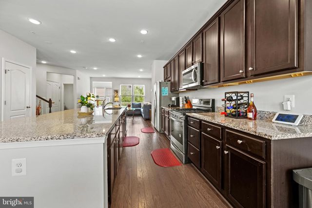 7733 CRESAP LN, Hanover, MD 21076