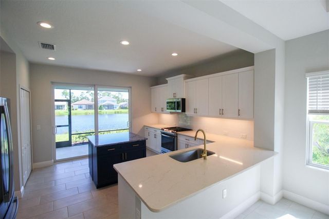 12813 TRUE BLUE CIRCLE, Bradenton, FL 34211