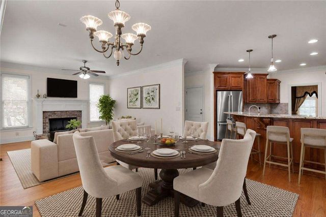 1020 Cranbrook Glen Lane, Snellville, GA 30078