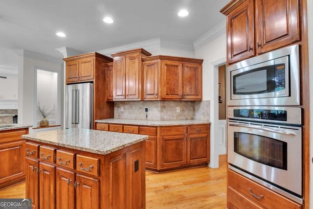 1020 Cranbrook Glen Lane, Snellville, GA 30078