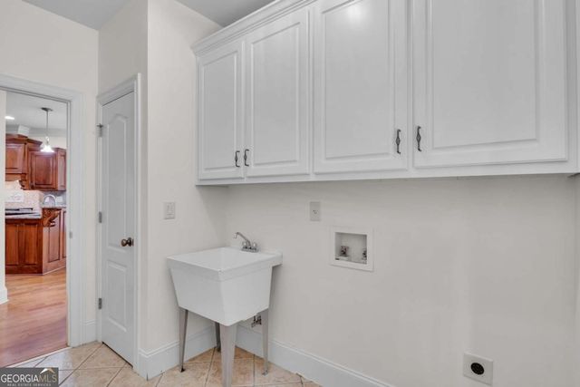 1020 Cranbrook Glen Lane, Snellville, GA 30078