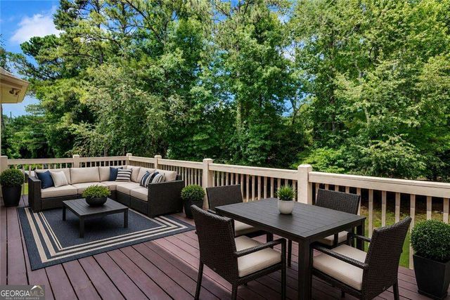1020 Cranbrook Glen Lane, Snellville, GA 30078