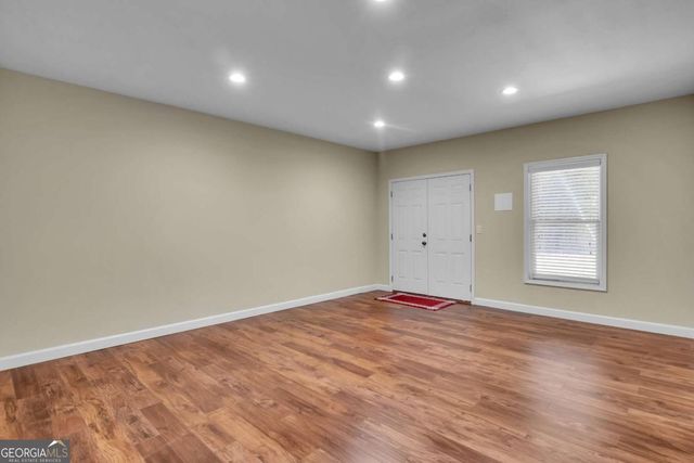 1020 Cranbrook Glen Lane, Snellville, GA 30078