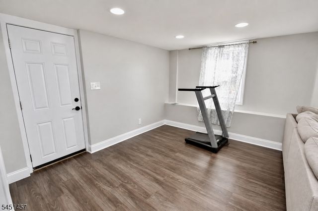 338 Delmore Ave, South Plainfield Boro, NJ 07080