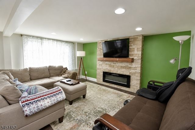 338 Delmore Ave, South Plainfield Boro, NJ 07080