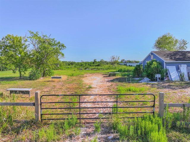 2375 E Fm 517, San Leon, TX 77539