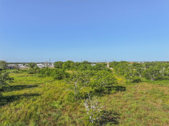 2375 E Fm 517, San Leon, TX 77539
