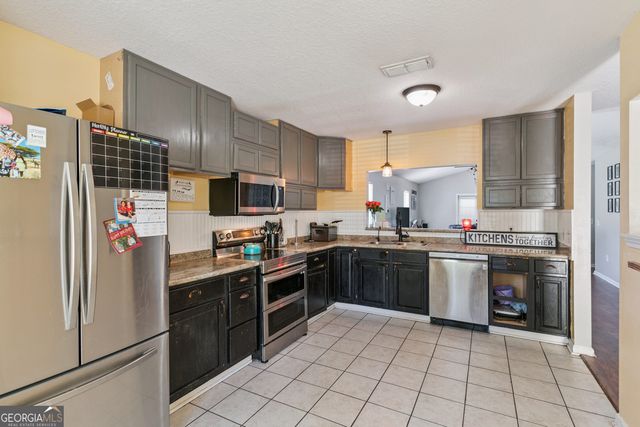 512 E William Avenue, Kingsland, GA 31548