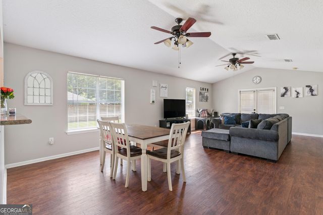 512 E William Avenue, Kingsland, GA 31548