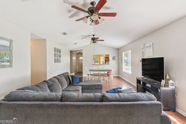 512 E William Avenue, Kingsland, GA 31548