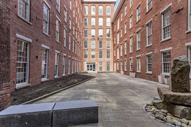 130 John St 216, Lowell, MA 01852