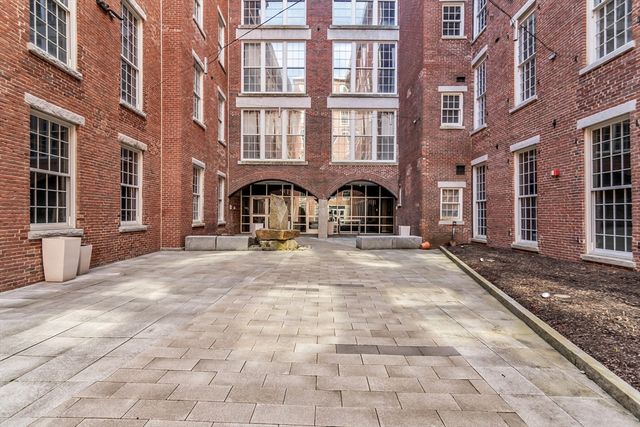 130 John St 216, Lowell, MA 01852