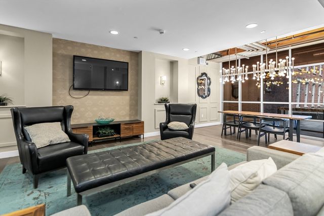 130 John St 216, Lowell, MA 01852