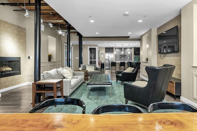 130 John St 216, Lowell, MA 01852