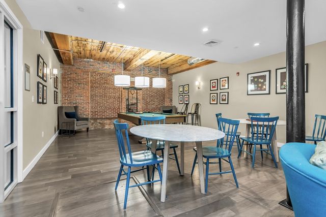 130 John St 216, Lowell, MA 01852