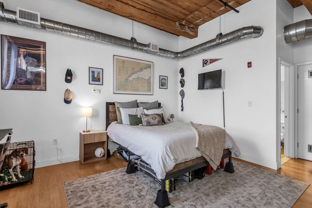 130 John St 216, Lowell, MA 01852