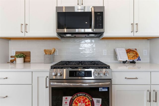 11913 Smithfield Drive, Holland, MI 49424