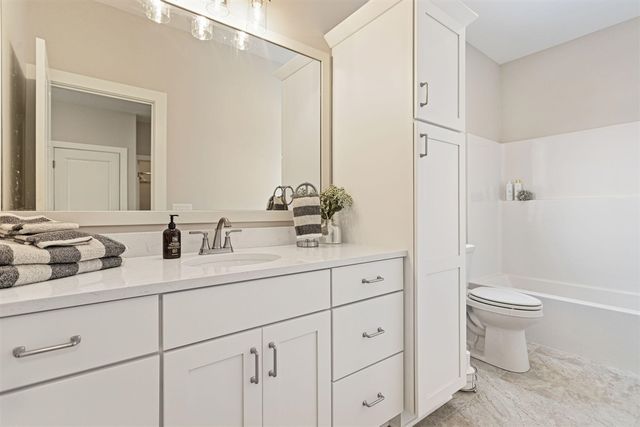 11913 Smithfield Drive, Holland, MI 49424