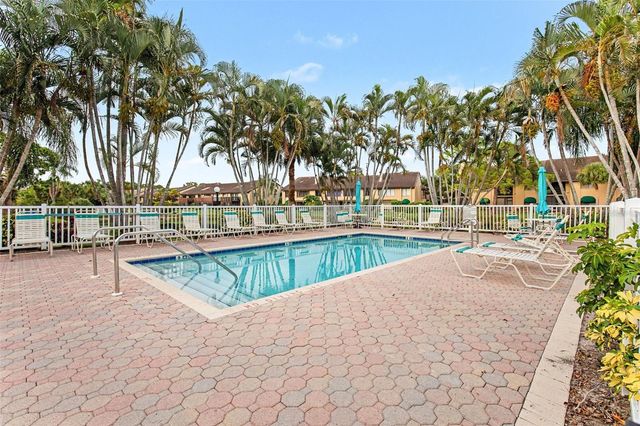 5652 ASHTON LAKE DRIVE 5652, Sarasota, FL 34231