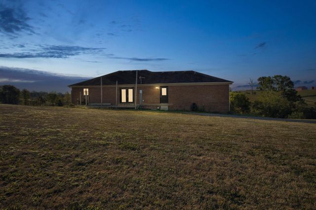 223 Lower Sharpsburg Road, Sharpsburg, KY 40374