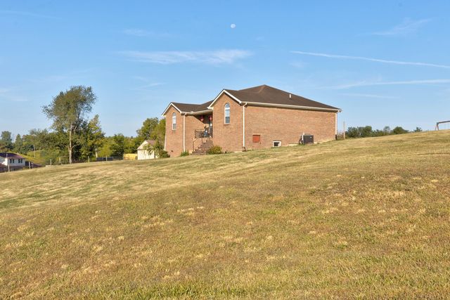 223 Lower Sharpsburg Road, Sharpsburg, KY 40374