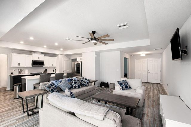 128 CYPRESS BOULEVARD E, Homosassa, FL 34446