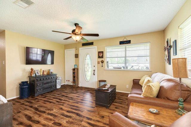 619 S Wilson Street, Brazoria, TX 77422