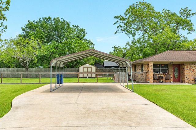 619 S Wilson Street, Brazoria, TX 77422