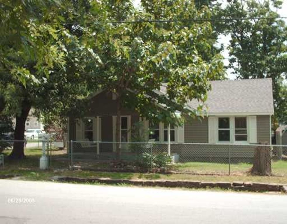 1402 S Washington Avenue, Fayetteville, AR 72701