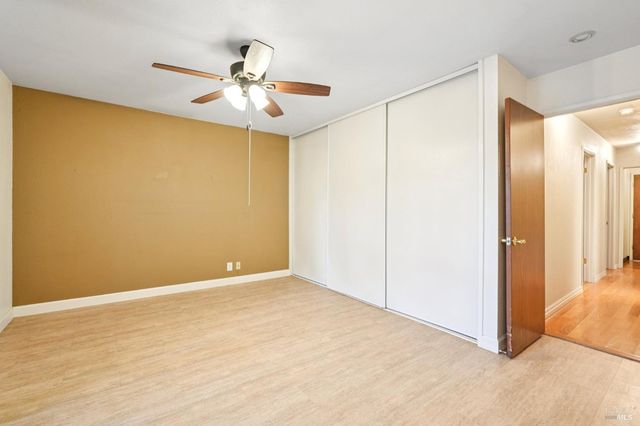 324 Woodside Cir, Vacaville, CA 95688