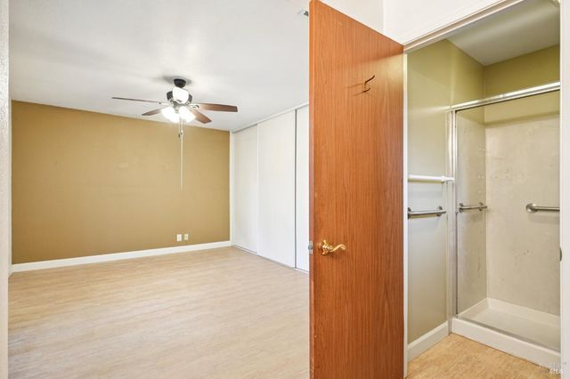 324 Woodside Cir, Vacaville, CA 95688