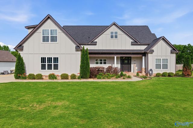 1902 Peach Orchard Road, Hartselle, AL 35640