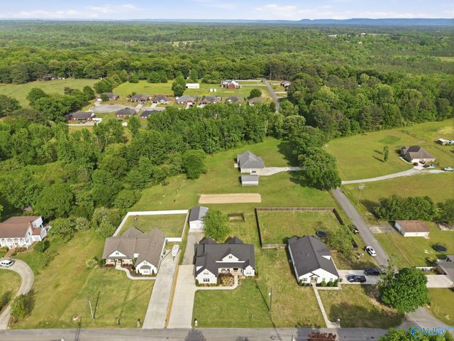 1902 Peach Orchard Road, Hartselle, AL 35640