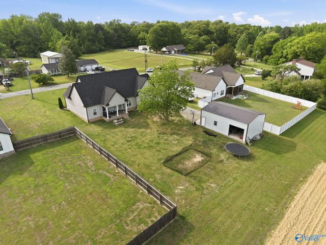 1902 Peach Orchard Road, Hartselle, AL 35640