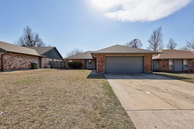 308 Choctaw Place, Yukon, OK 73099