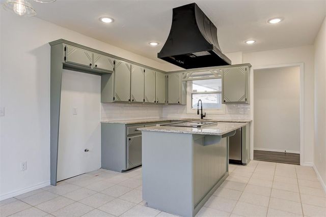 308 Choctaw Place, Yukon, OK 73099