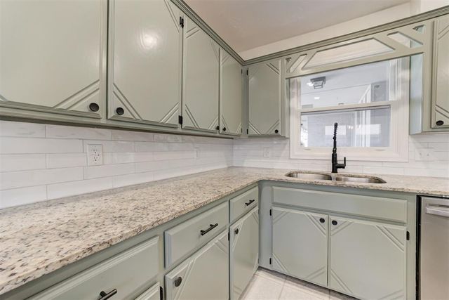 308 Choctaw Place, Yukon, OK 73099