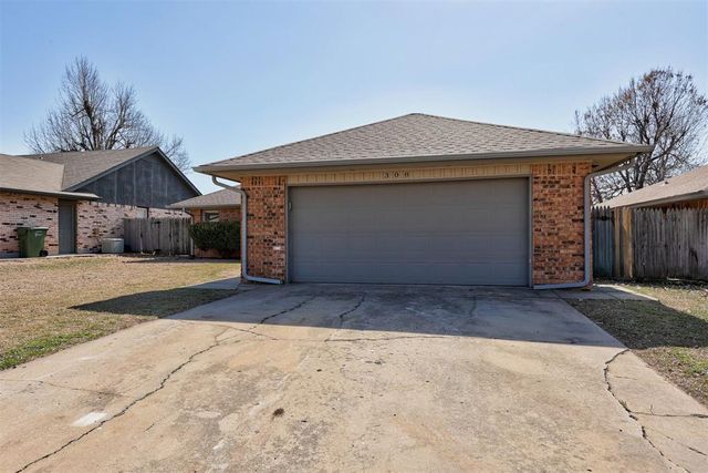 308 Choctaw Place, Yukon, OK 73099