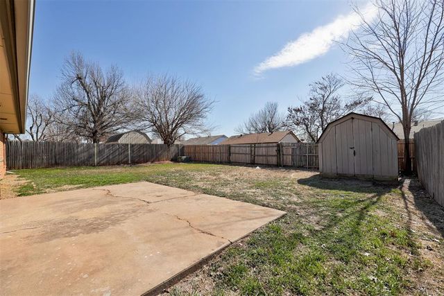 308 Choctaw Place, Yukon, OK 73099