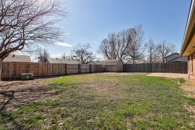 308 Choctaw Place, Yukon, OK 73099