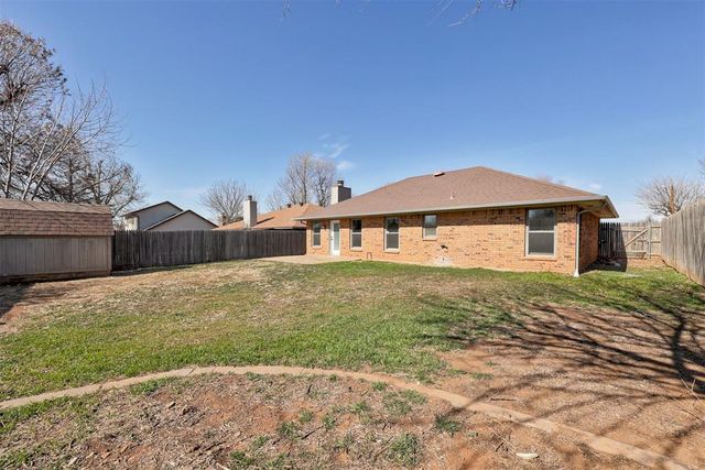 308 Choctaw Place, Yukon, OK 73099
