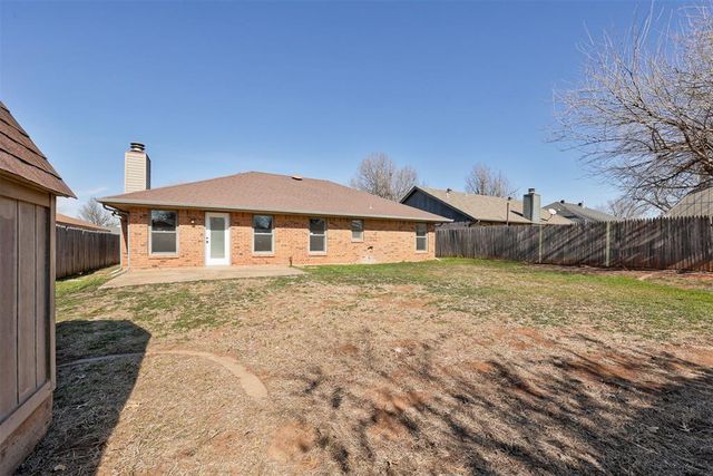 308 Choctaw Place, Yukon, OK 73099